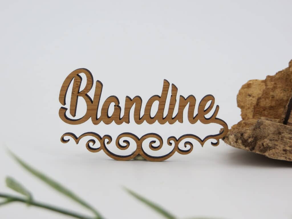 Marque places suspension en bois - Autour De Nous Créations