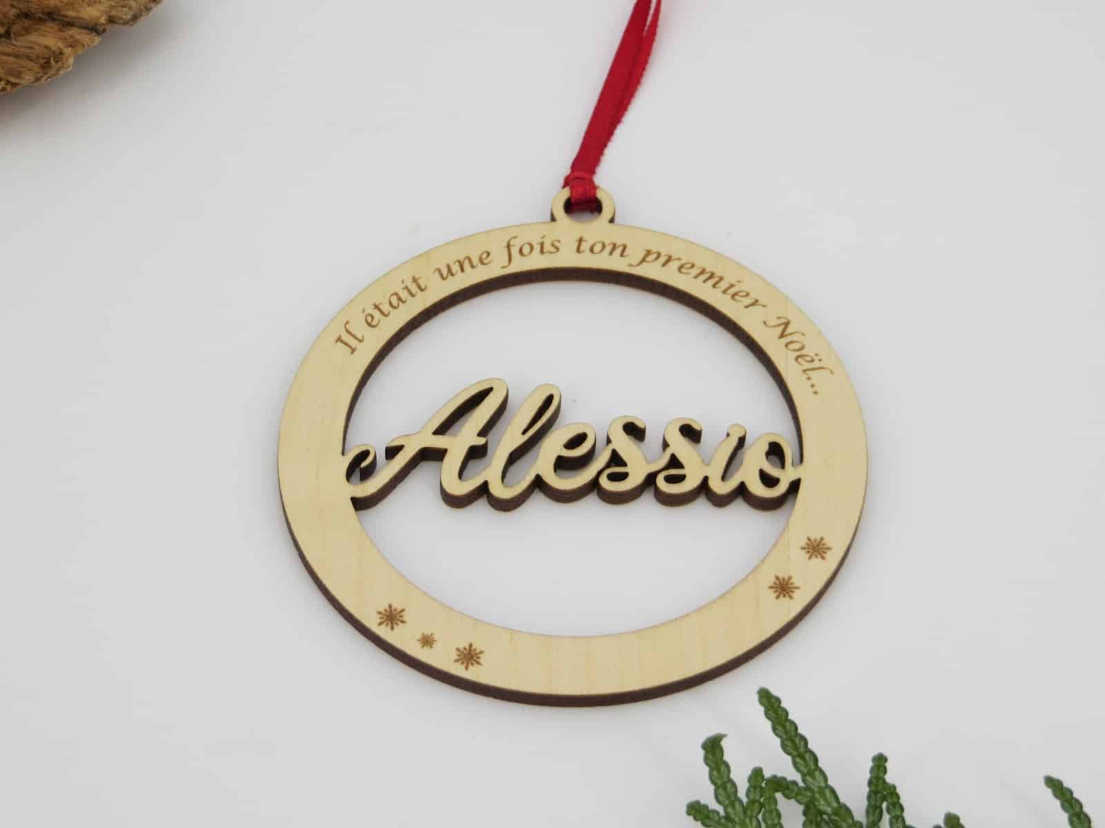 Boule de Noël en bois ~ Cercle et Prénom – Image 5