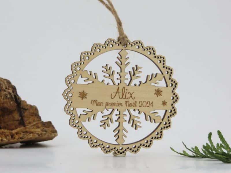 Boule de Noël en bois ~ Flocon Gravé